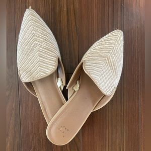 Tan & White woven mules